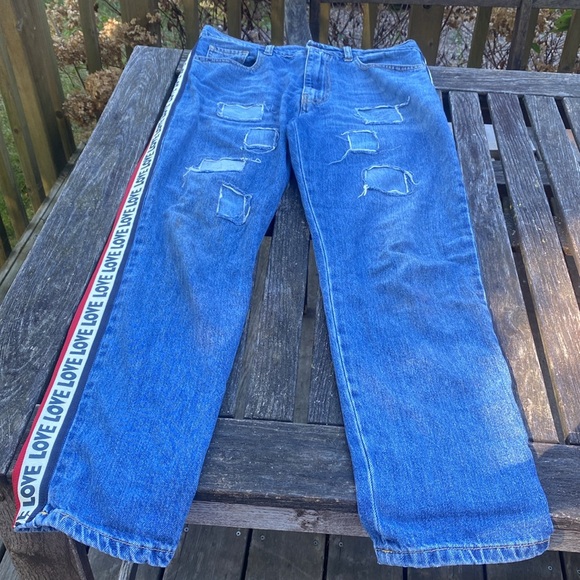 (upcycled) HR History Repeats Distressed LOVE Jeans - Picture 2 of 6